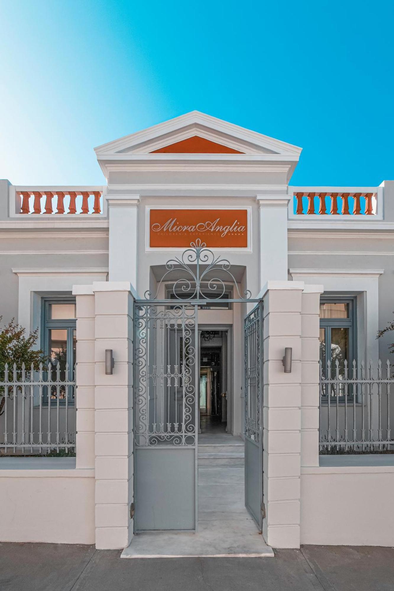 Micra Anglia Boutique Hotel & Spa Andros Town Bagian luar foto