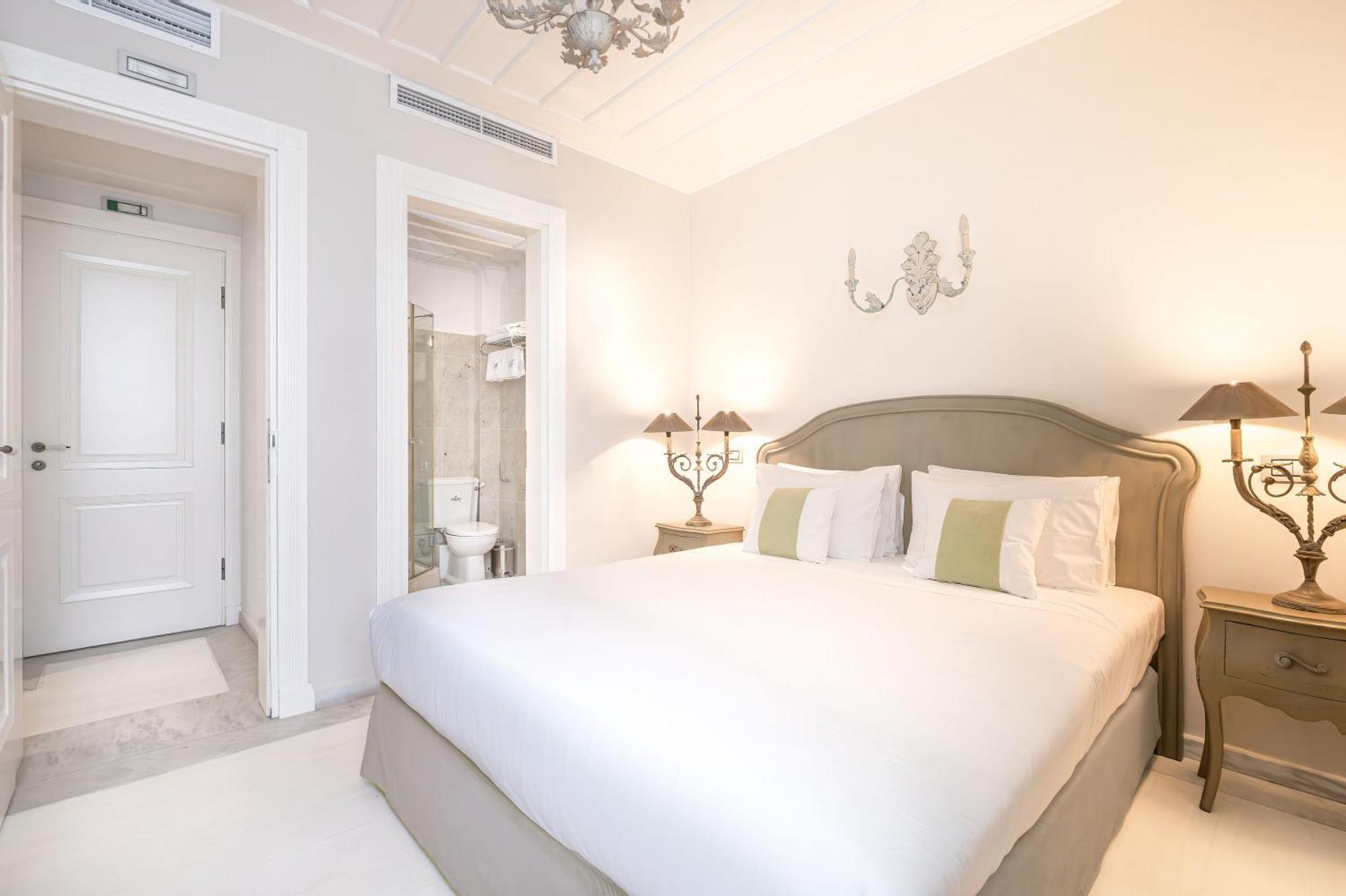 Micra Anglia Boutique Hotel & Spa Andros Town Bagian luar foto