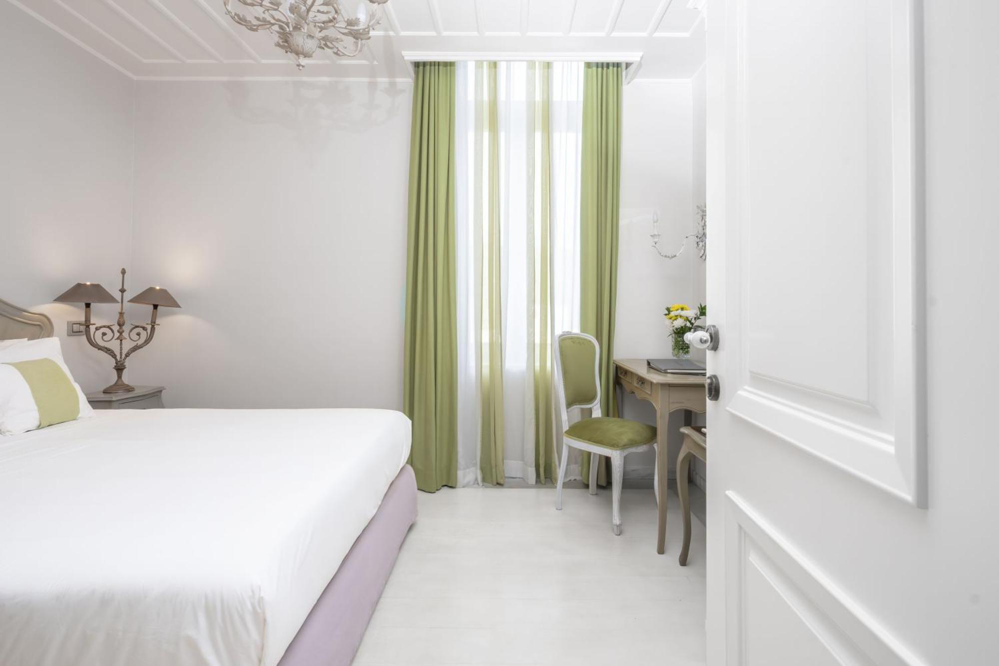 Micra Anglia Boutique Hotel & Spa Andros Town Bagian luar foto