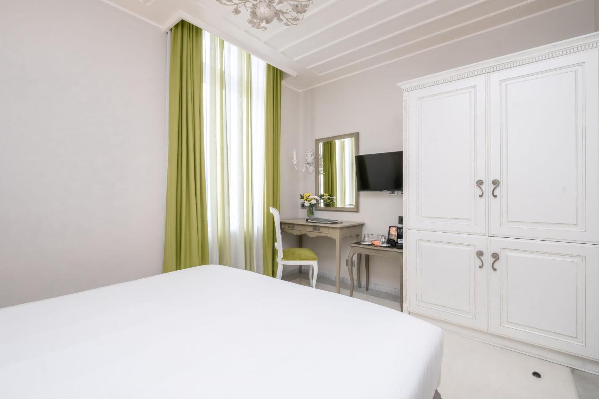 Micra Anglia Boutique Hotel & Spa Andros Town Bagian luar foto