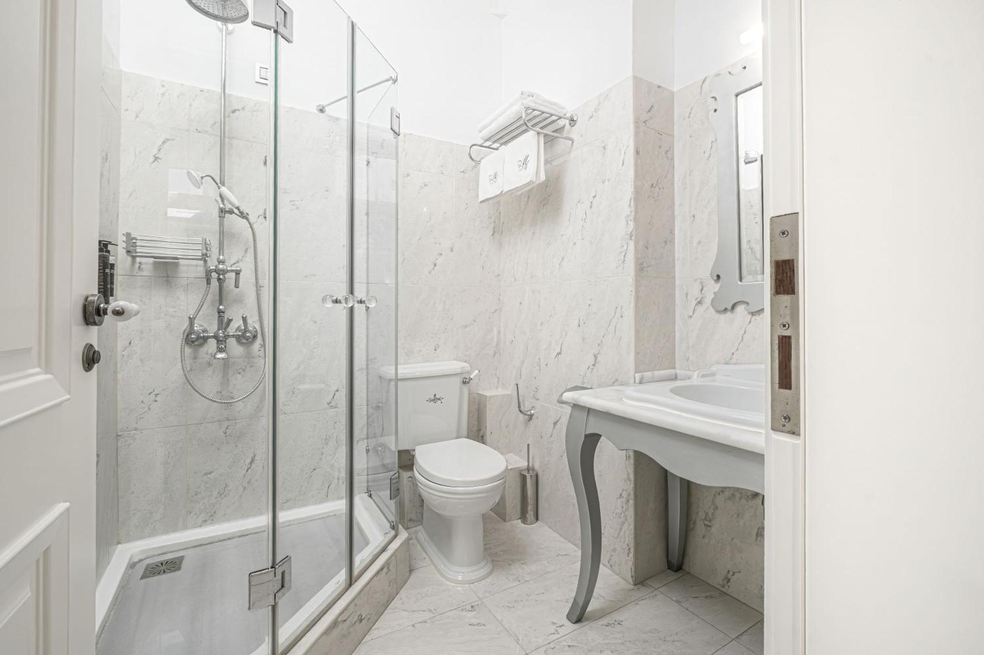 Micra Anglia Boutique Hotel & Spa Andros Town Bagian luar foto