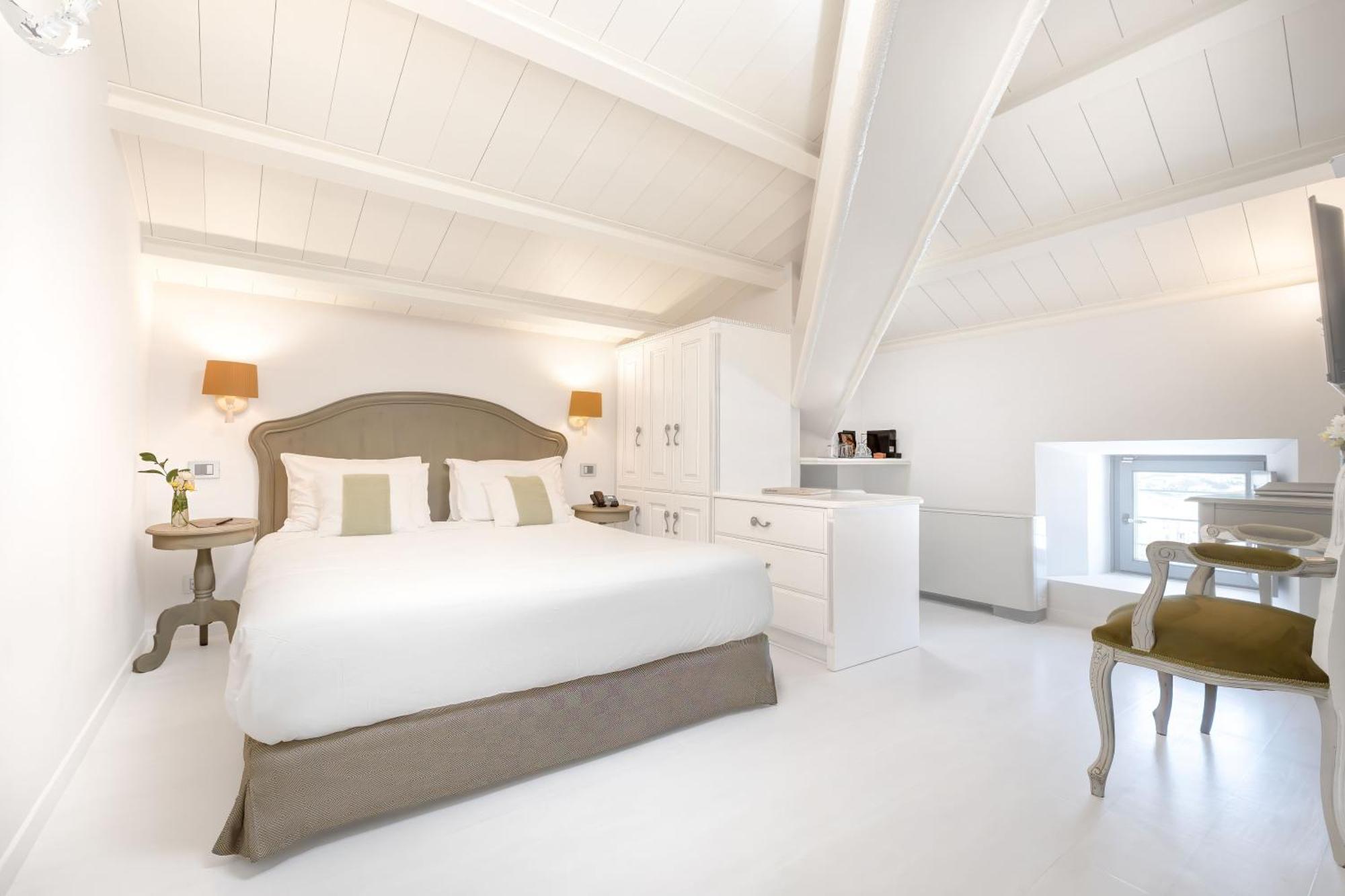 Micra Anglia Boutique Hotel & Spa Andros Town Bagian luar foto