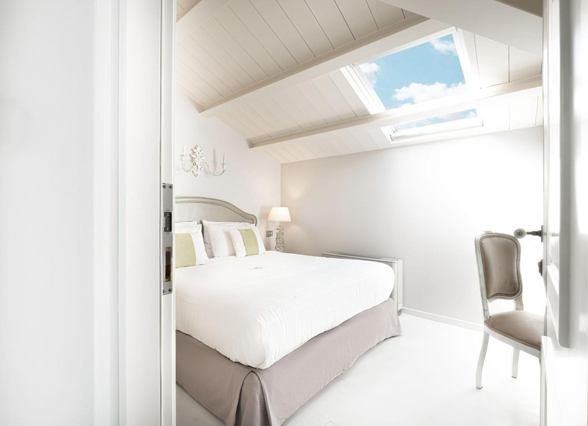 Micra Anglia Boutique Hotel & Spa Andros Town Bagian luar foto