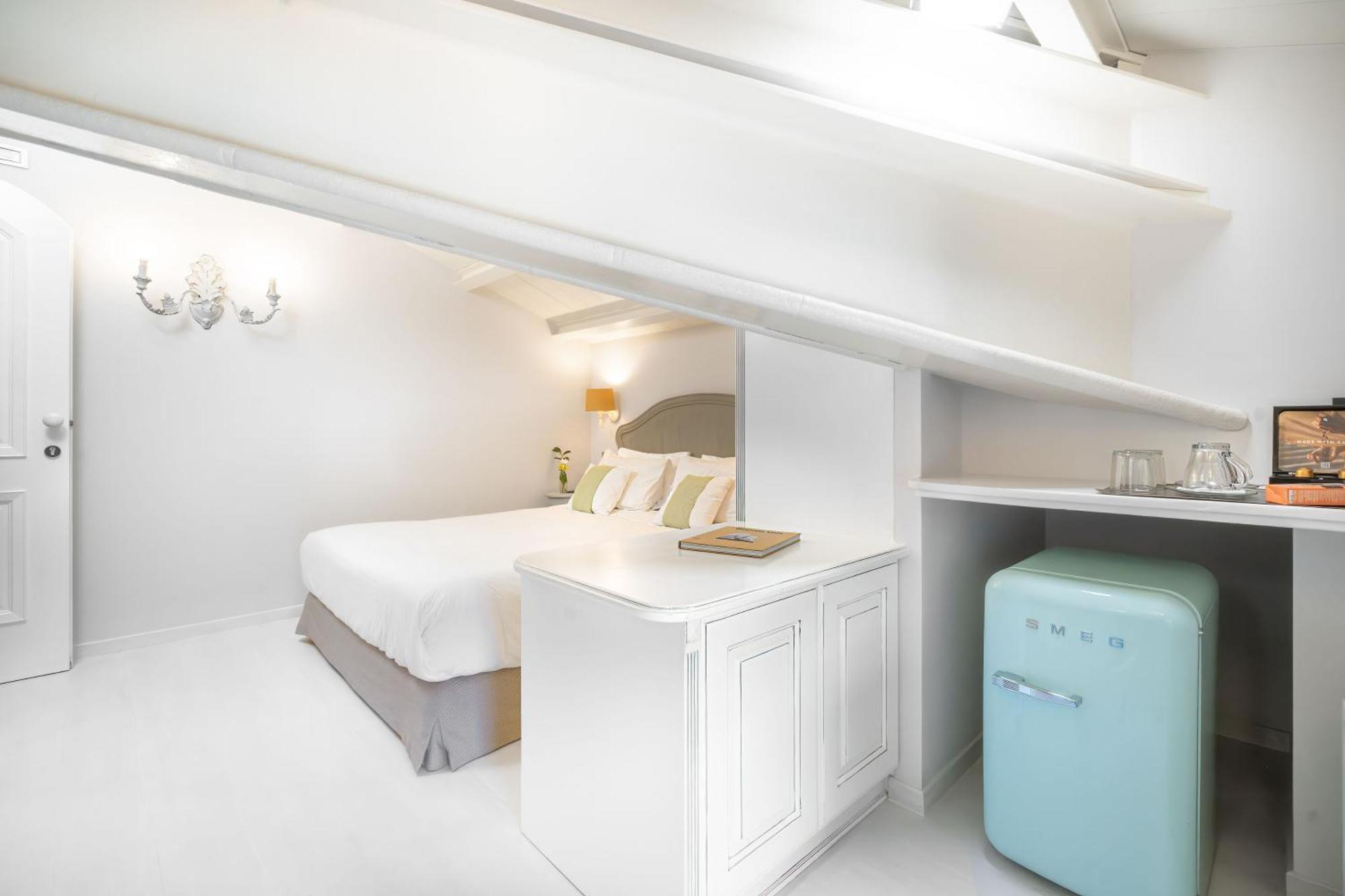 Micra Anglia Boutique Hotel & Spa Andros Town Bagian luar foto