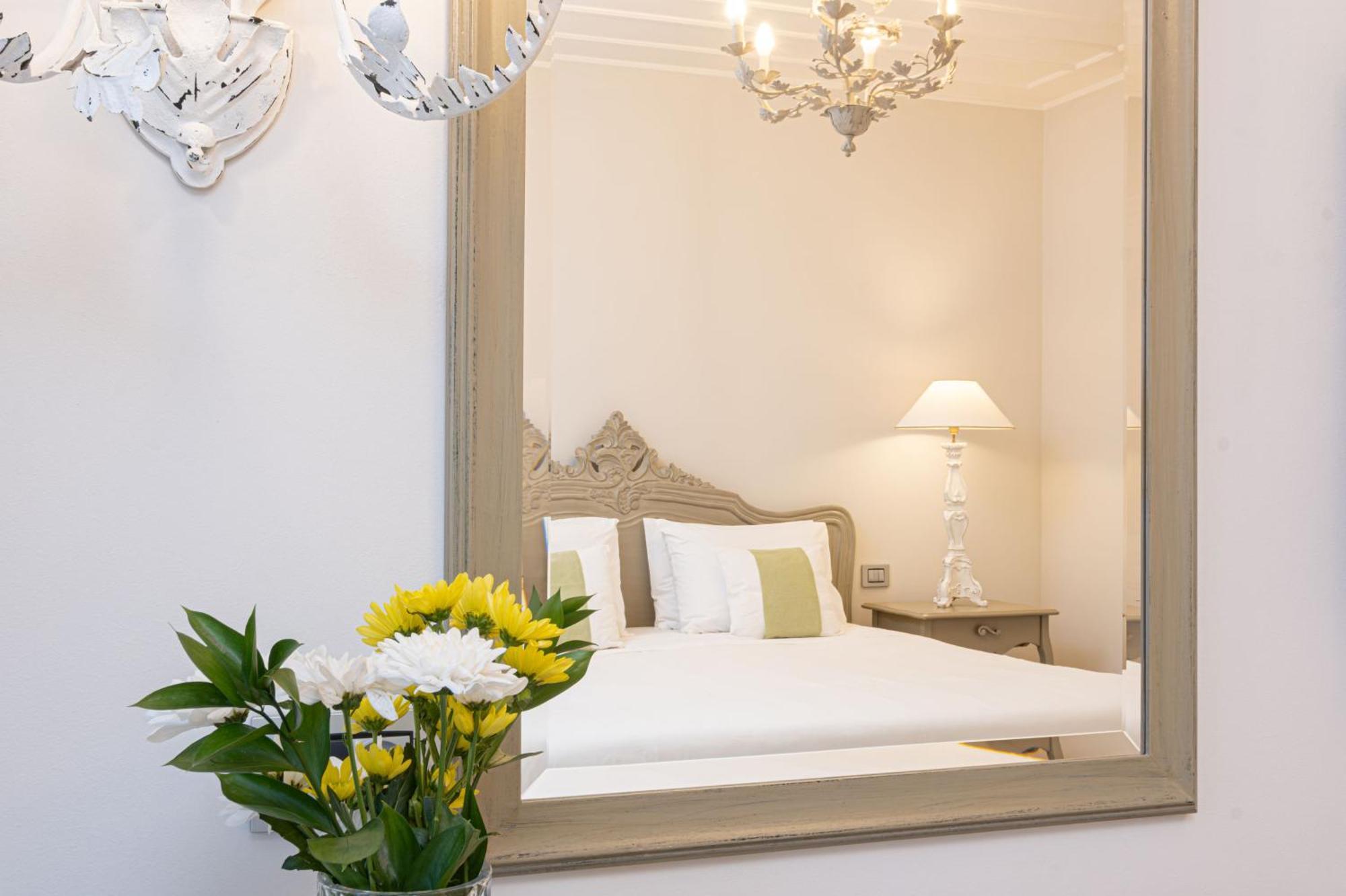 Micra Anglia Boutique Hotel & Spa Andros Town Bagian luar foto