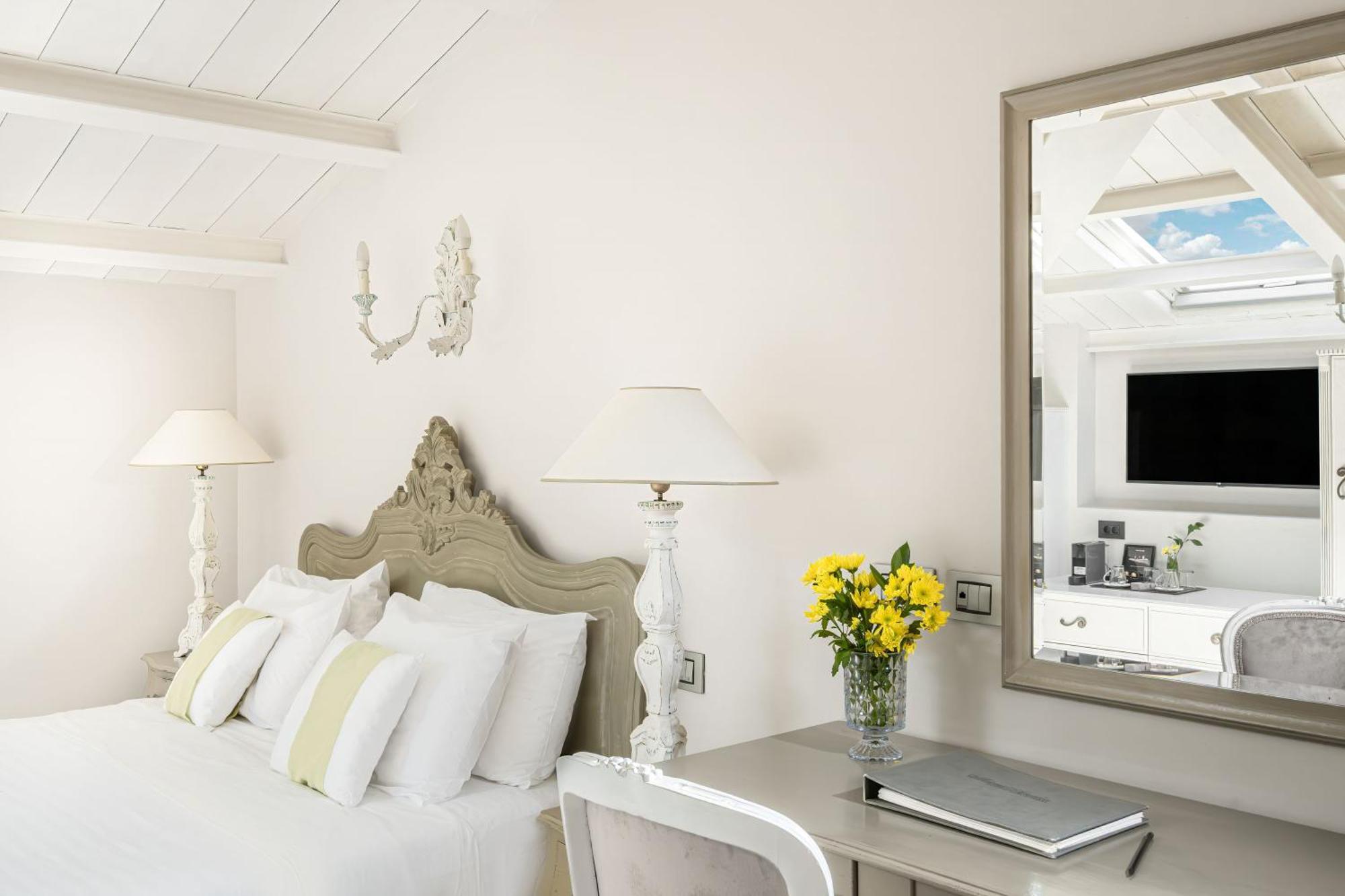 Micra Anglia Boutique Hotel & Spa Andros Town Bagian luar foto