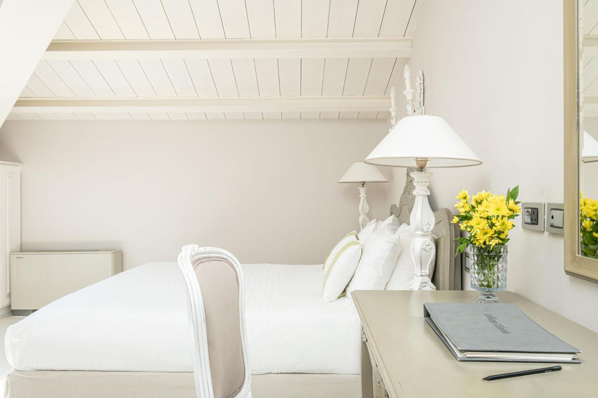 Micra Anglia Boutique Hotel & Spa Andros Town Bagian luar foto